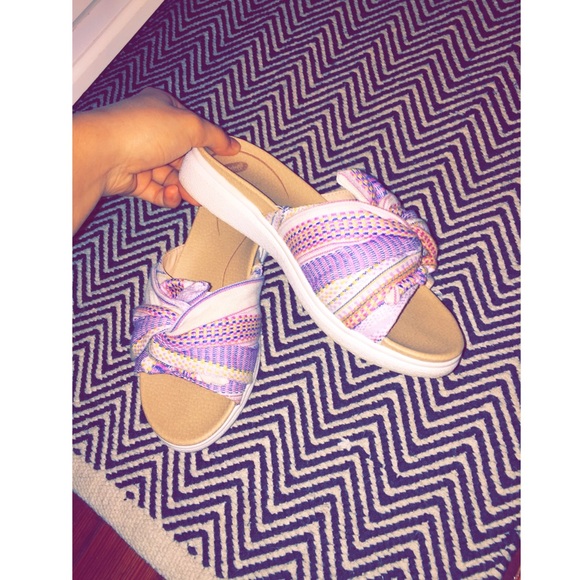 Tie Up Sandals - Picture 2 of 2